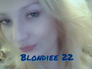 Blondiee_22