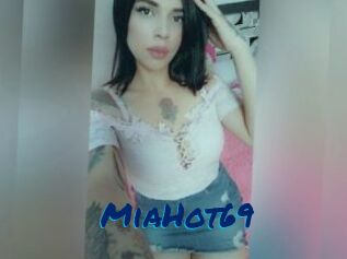 MiaHot69